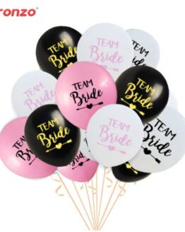 Wedd_Bach_team_bride_baloons_4